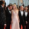 Leonardo DiCaprio et Carey Mulligan complices lors de la montée des marches de Gatsby le Magnifique en cérémonie d'ouverture du Festival de Cannes, le 15 mai 2013.