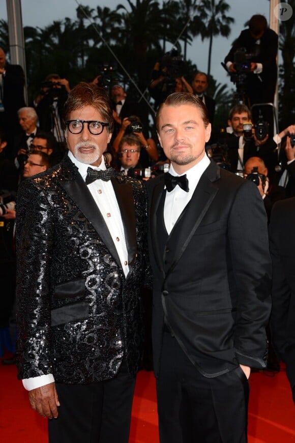Leonardo DiCaprio, Amitabh Bachchan à la montée des marches de Gatsby le Magnifique en cérémonie d'ouverture du Festival de Cannes, le 15 mai 2013.