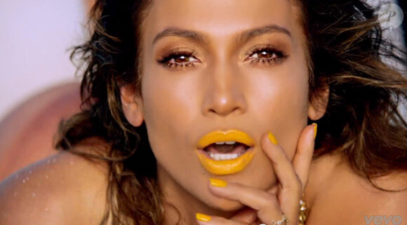 Jennifer Lopez, dans son nouveau clip "Live it up" avec le rappeur Pitbull, dévoilé le 17 mai 2013.