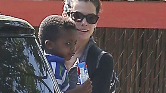 Sandra Bullock : Maman ravie et routinière avec le petit Louis