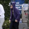 Justin Bieber s'arrête à une station service pour acheter à manger à Hollywood, le 16 mai 2013.