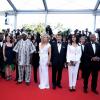 La ministre Yamina Benguigui entourée de réalisateurs francophones lors de la Montée des marches du film Le Passé. 66e Festival du film de Cannes, le 17 mai 2013