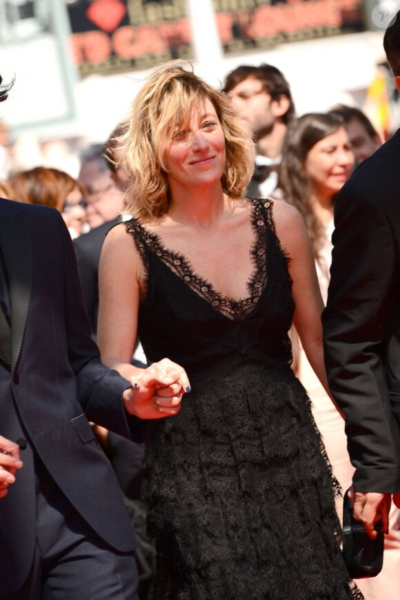 Valeria Bruni-Tedeschi lors de la montée des marches du film Un château en Italie au Festival de Cannes le 20 mai 2013