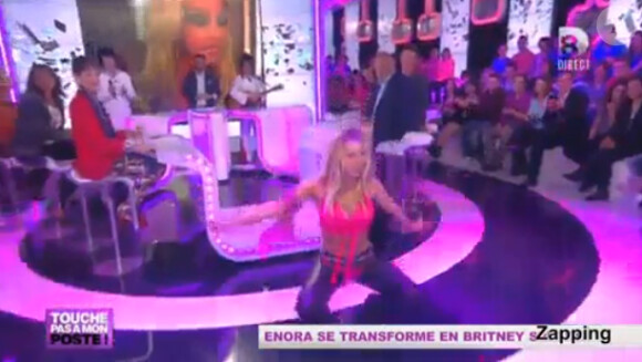 Enora Malagré terriblement sexy en Britney Spears dans I'm a slave for you sur le plateau de Touche pas à mon poste, le 20 mai 2013 sur D8
