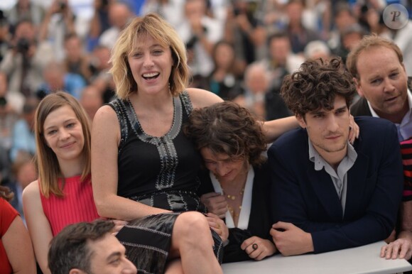 Valeria Bruni-Tedeschi, Noémie Lvovsky, Céline Sallette, Louis Garrel, Xavier Beauvois lors du photocall du film Un château en Italie au Festival de Cannes le 21 mai 2013