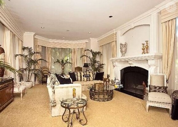 L'acteur Martin Lawrence a mis en vente sa sublime maison de Beverly Hills à Los Angeles pour 26,5 millions de dollars.