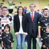 Charlotte Casiraghi et Andrea Casiraghi posent avec Fernando Alonso et Max Biaggi. 20e édition du match de football caritatif annuel World Stars Match, le 21 mai 2013, opposant la Star Team MC créée par le prince Albert de Monaco à une sélection de stars notamment de la F1, au Stade Louis II et au profit de la Fondation Princesse Charlene.