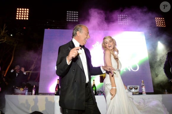 Fawaz Gruosi et Paris Hilton - Intérieur de la soirée De Grisogono à l'Eden Roc au Cap d'Antibes lors du 66e Festival du film de Cannes. Le 21 mai 2013.