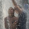 Katie Holmes et Luke Kirby en plein tournage du film Mania Days, à New York, le 21 mai 2013.