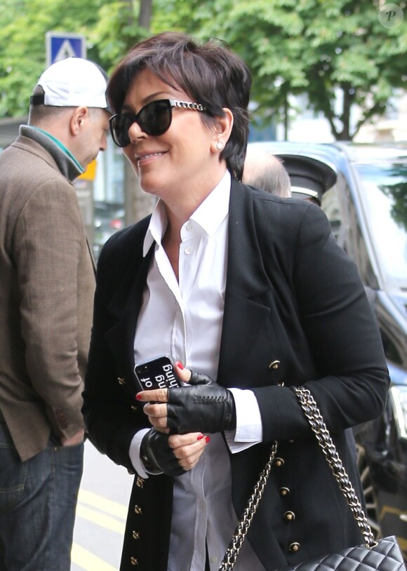 Kris Jenner et sa fille Kim Kardashian arrivent au George V. Paris, le 22 mai 2013.