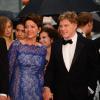 Robert Redford et sa femme Sibylle Szaggars pendant la montée des marches du film All Is Lost au Palais des Festivals, Cannes, le 22 mai 2013.