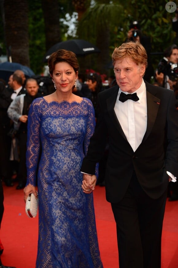 Robert Redford et Sibylle Szaggars pendant la montée des marches du film All Is Lost au Palais des Festivals, Cannes, le 22 mai 2013.