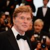 Robert Redford pour la montée des marches du film All Is Lost au Palais des Festivals, Cannes, le 22 mai 2013.