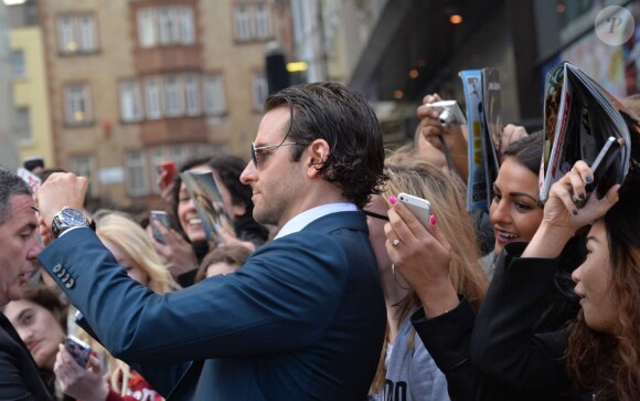 Bradley Cooper avec les fans à la première européenne de Very bad Trip 3 à l'Empire Leicester Square, Londres, le 22 mai 2013.