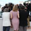 Roman Polanski et ses acteurs Emmanuelle Seigner et Mathieu Amalric lors du photocall du film La Vénus à la fourrure au Festival de Cannes le 25 mai 2013