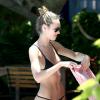 Candice Swanepoel, sexy en maillot de bain à Miami. Le 25 mai 2013.