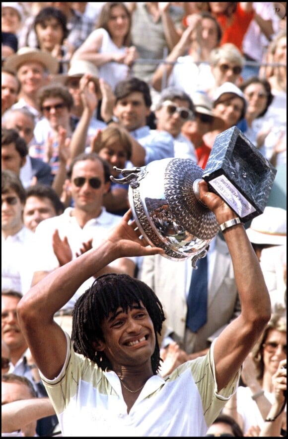 Yannick Noah lors de sa victoire à Roland-Garros le 5 juin 1983