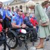 Camilla Parker Bowles en visite à l'Hôtel des Invalides, le 28 mai 2013 à Paris, à la rencontre de blessés de guerre et anciens combattants au départ de la Help for Heroes Big Battlefield Bike Ride.