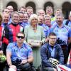 Camilla Parker Bowles en visite à l'Hôtel des Invalides, le 28 mai 2013 à Paris, à la rencontre de blessés de guerre et anciens combattants au départ de la Help for Heroes Big Battlefield Bike Ride.