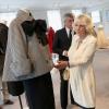 Camilla Parker Bowles a eu le privilège de visiter un atelier de la maison Dior, le 28 mai 2013, lors de sa visite officielle à Paris.