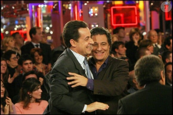 Nicolas Sarkozy et Christian Clavier lors de l'enregistrement de l'émission Vivement dimanche le 02 décembre 2004