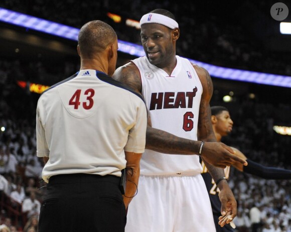 LeBron James lors du match 5 de la finale de conférence entre le heat de Miami et les Pacers de l'Indiana, le 30 mai 2013 à Miami