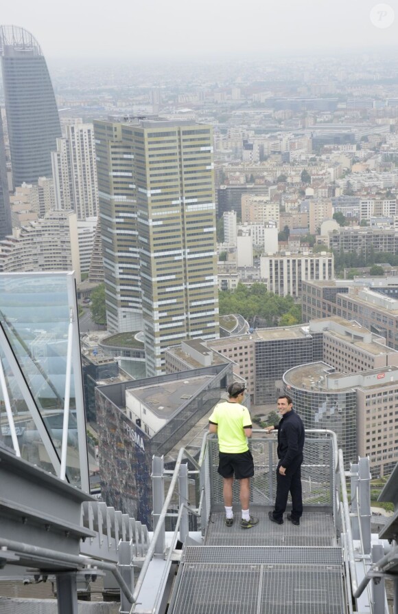 Brahim Asloum parrain de la course VertiGO à la Défense le 31 mai 2013 à Paris.