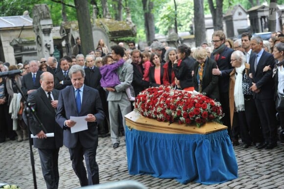 Jean-Louis Debré lors de l'enterrement du constitutionnaliste Guy Carcassonne au cimetière de Montmartre le 3 juin 2013