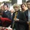 Claire Bretécher, Manuel Valls et Valérie Trierweiler lors de l'enterrement du constitutionnaliste Guy Carcassonne au cimetière de Montmartre le 3 juin 2013