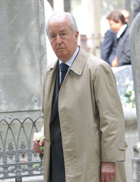 Edouard Balladur lors de l'enterrement du constitutionnaliste Guy Carcassonne au cimetière de Montmartre le 3 juin 2013