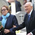 Alain Decaux et sa femme Micheline Pelletier lors de l'enterrement du constitutionnaliste Guy Carcassonne au cimetière de Montmartre le 3 juin 2013