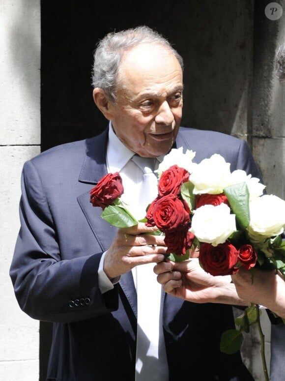 Michel Rocard lors de l'enterrement du constitutionnaliste Guy Carcassonne au cimetière de Montmartre le 3 juin 2013 à Paris