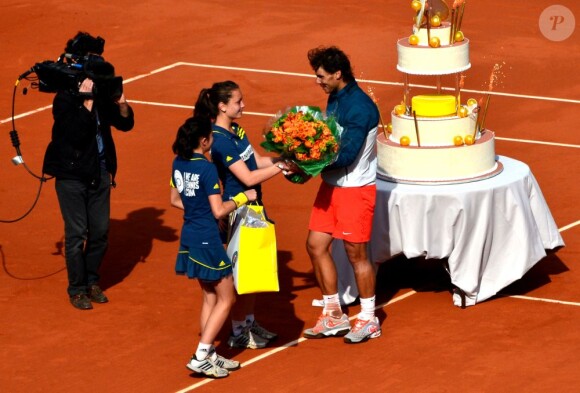 Rafael Nadal et ses 27 ans étaient à l'honneur sur le court Philippe-Chatrier après sa victoire en huitième de finale face à Kei Nishikori à Roland-Garros le 3 juin 2013