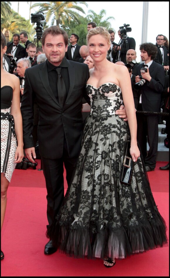 Clovis Cornillac et sa compagne Lilou Fogli durant le Festival de Cannes le 14 mai 2011