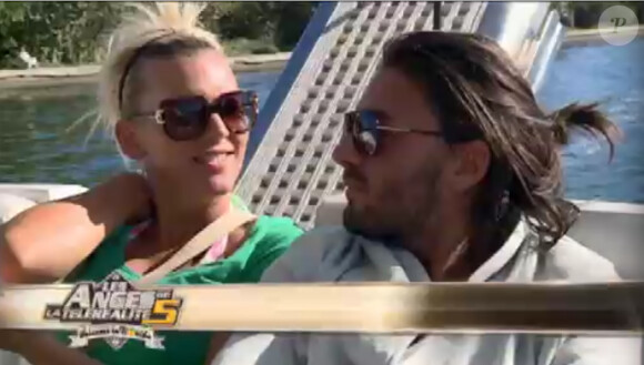Amélie et Thomas dans Les Anges de la télé-réalité 5, diffusé le mercredi 5 juin sur NRJ 12.