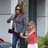 Jennifer Garner a eu une journée bien remplie : courses, aller chercher sa fille Violet à l'école et balade avec l'adorable Samuel. Le 6 juin à Santa Monica