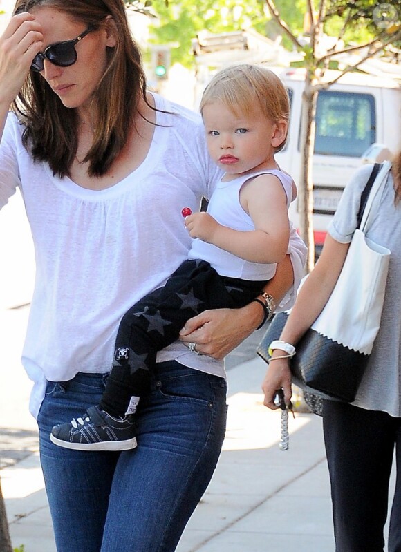 Jennifer Garner et son adorable Samuel, 1 an, à Santa Monica, le 4 juin 2013