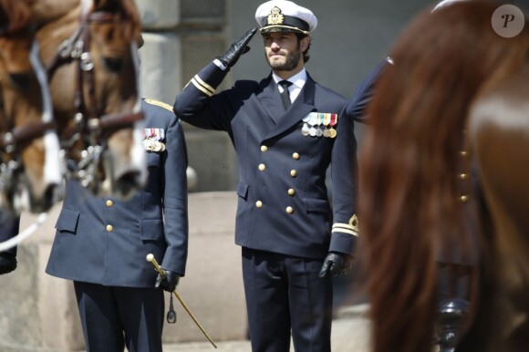 Le prince Carl Philip de Suède au palais au matin de la Fête nationale, le 6  juin 2013 à Stockholm.