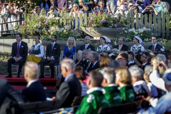 La famille royale de Suède à Skansen le 6 juin 2013 pour la fête nationale. Chris O'Neill, fiancé de la princesse Madeleine, y prenait part.
