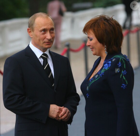 Vladimir Poutine et sa femme Lioudmila dans la région de Leningrad en Russie en 2007