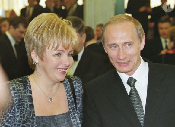 Russian President Vladimir Putin will celebrate his 50th anniversary on October 7,2002. Picture shows Vladimir Putin and his wife Lyudmila at the reception in the State Kremlin Palace in May ,2000. 07/10/2002 - Moscou