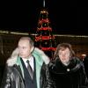 ITAR-TASS 17: ST PETERSBURG, RUSSIA. DECEMBER 23. Russian President Vladimir Putin with his wife Lyudmila walks around the city. (22/12/2007 - Moscou