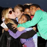 Heidi Klum : Maman poule, ses enfants la couvrent de baisers avant son départ !
