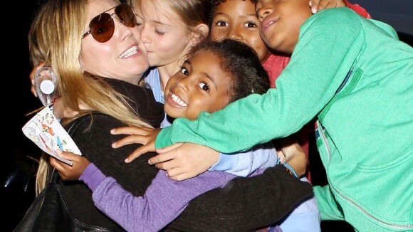 Heidi Klum : Maman poule, ses enfants la couvrent de baisers avant son départ !