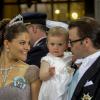 L'adorable princesse Estelle de Suède, 15 mois, venue avec ses parents la princesse Victoria et le prince Daniel, était une véritable attraction au mariage de la princesse Madeleine et Chris O'Neill le 8 juin 2013 à Stockholm.