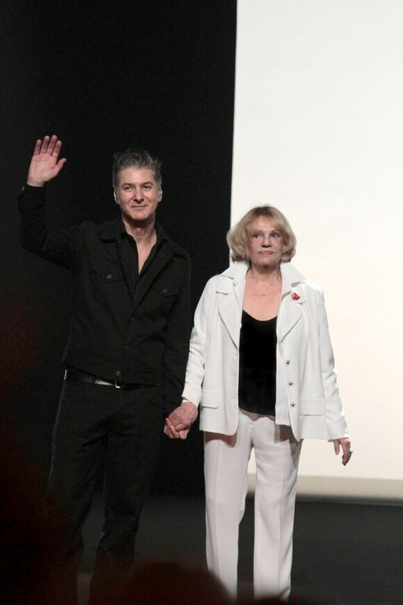 Etienne Daho et Jeanne Moreau présentaient "Le Condamné à mort" de Jean Genet au théâtre de L'Odéon à Paris le 26 novembre 2010.