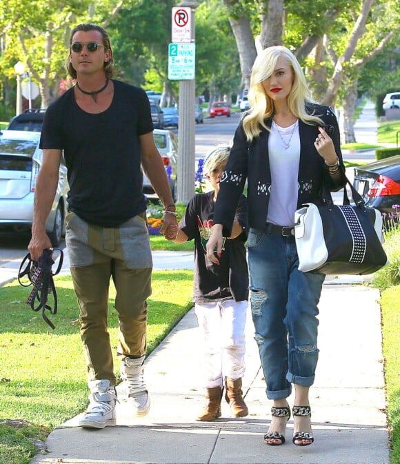 Gwen Stefani, son mari Gavin Rossdale et leurs fils vont dans la maison des parents de la chanteuse. Los Angeles, le 8 juin 2013.