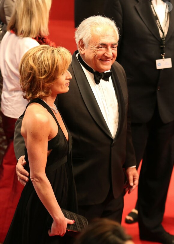 Dominique Strauss Kahn et Myriam L'Aouffir sur le tapis rouge lors du 66e Festival de Cannes, le 25 mai 2013.