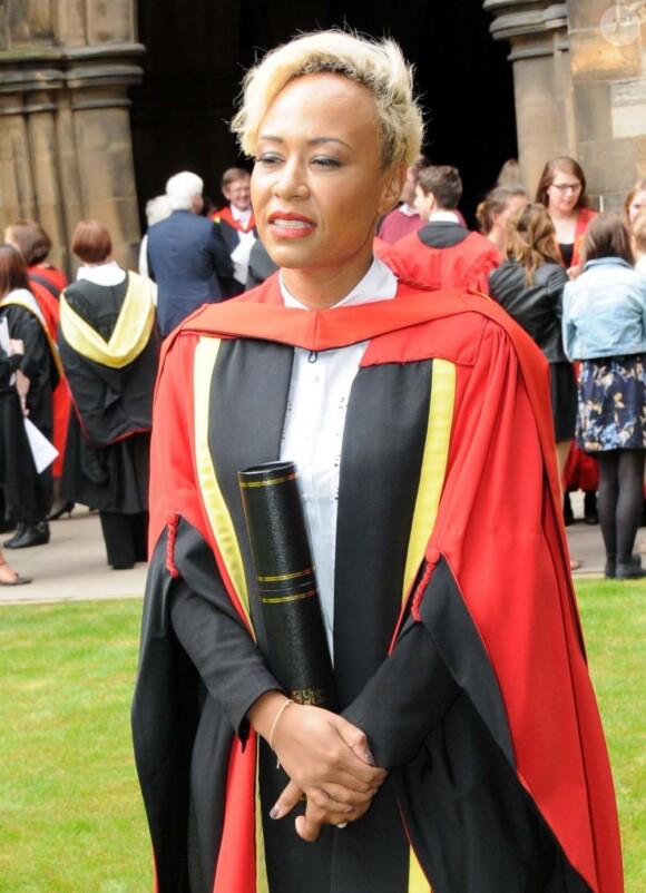 Emeli Sandé reçoit un diplôme d'honneur de l'Université de Glasgow, le 12 juin 2013.