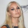 Candice Swanepoel, habillée d'une robe Theyskens, assiste au gala Inspiration de l'amfAR à l'hôtel Plaza. New York, le 13 juin 2013.